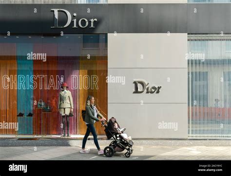 dior ausstellung düsseldorf|Dior dusseldorf konigsallee.